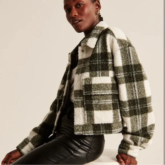 NEW Abercrombie & Fitch Sherpa Jacket in Olive Plaid - Picture 1 of 5